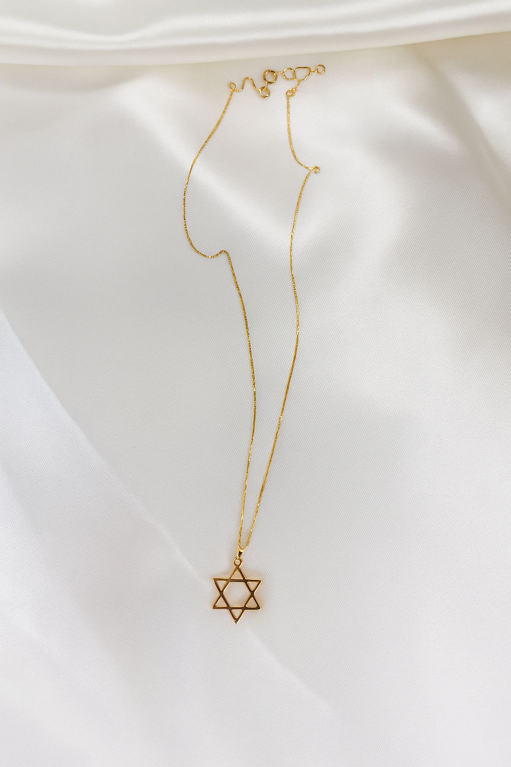 Cadena Fina con Dije Estrella de David Oro 18k Italiano