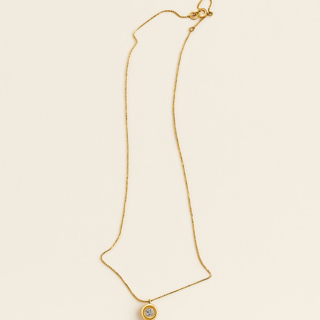 Cadena Fina con Dije Redondo Piedra Blanca Oro 18k Italiano